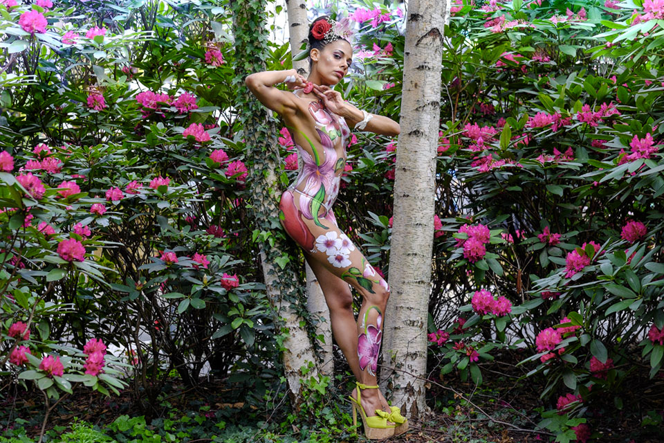 Body painting réalisé à la Foire de Paris par un expert du body painting ou peinture sur corps sur Paris. Apprenez le maquillage artistique